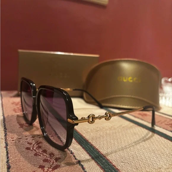 Gucci Black and Gold Women's Sunglasses